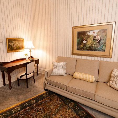Hotel Captain Henderson House Arkadelphia Exterior foto