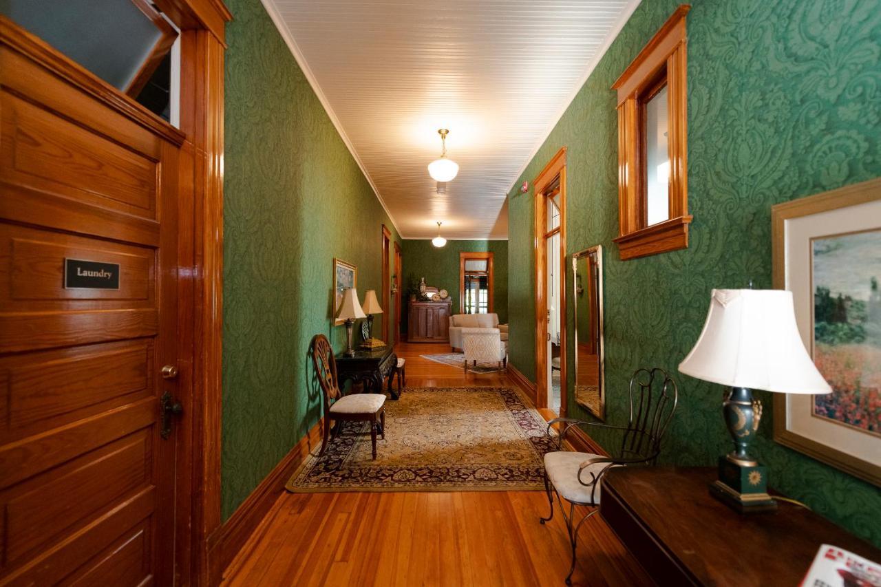 Hotel Captain Henderson House Arkadelphia Exterior foto
